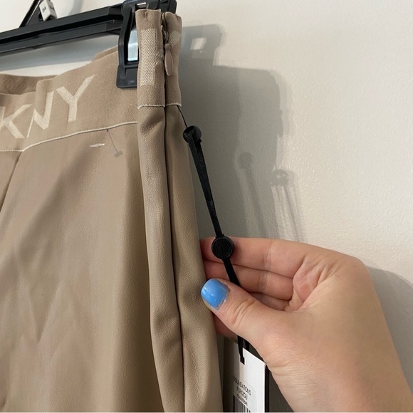 DKNY PULL ON FAUX LEATHER SKINNY PANTS BEIGE - Picture 4 of 6